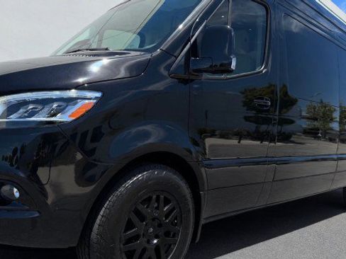 Used 2025 Mercedes-Benz Sprinter 2500 image 38