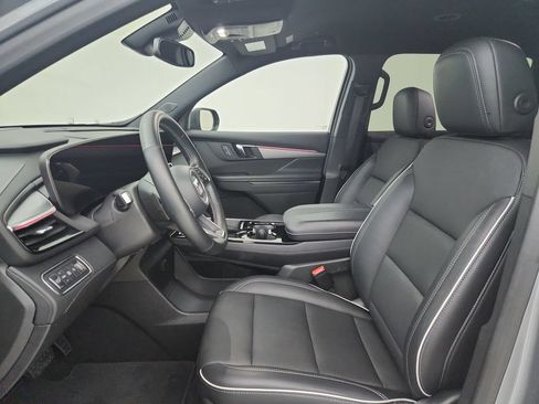 Used 2025 Buick Enclave Preferred FWD image 21