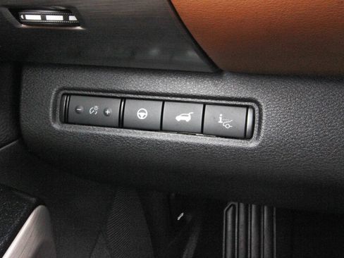 Certified 2025 Nissan Pathfinder Platinum w/ Cargo Package AWD/4WD image 24