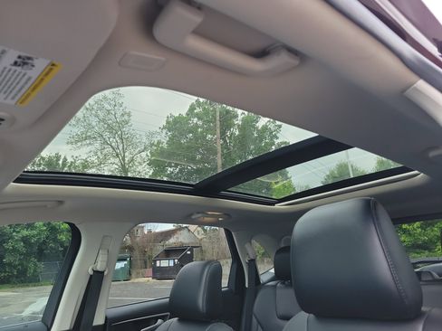 Used 2021 Ford Edge Titanium w/ Equipment Group 301A AWD/4WD image 33