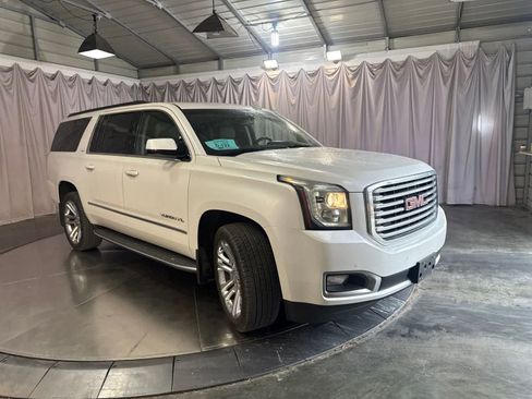 Used 2019 GMC Yukon XL SLT w/ Premium Edition AWD/4WD image 3
