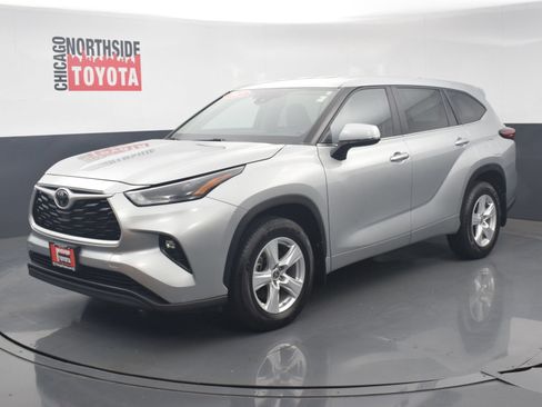 Used 2023 Toyota Highlander LE AWD/4WD image 8