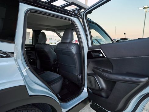 New 2026 Mitsubishi Outlander Trail Edition image 18