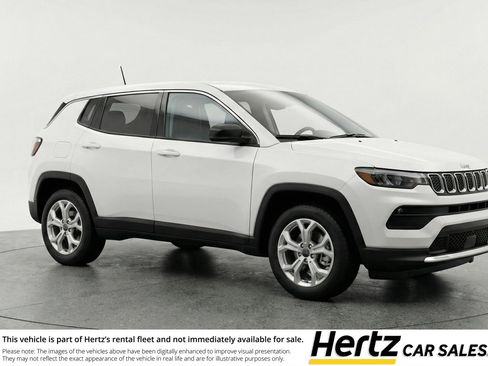Used 2025 Jeep Compass Latitude AWD/4WD image 1