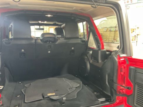 Used 2019 Jeep Wrangler Unlimited Rubicon AWD/4WD image 20