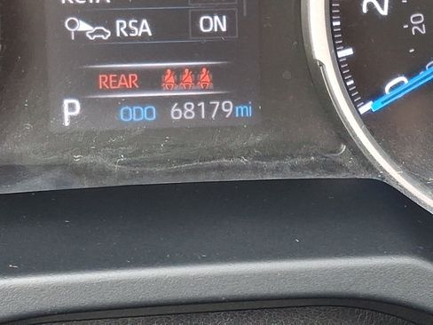 Used 2020 Toyota RAV4 LE AWD/4WD image 19