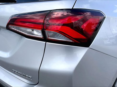 Used 2022 Chevrolet Equinox Premier FWD image 30