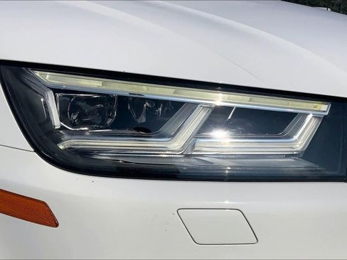 Used 2018 Audi SQ5 Premium Plus image 27