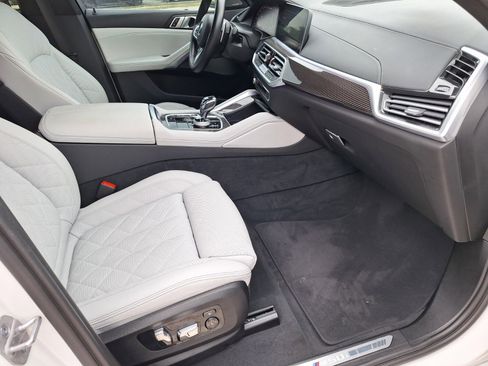 Used 2023 BMW X6 M50i w/ Executive Package image 3