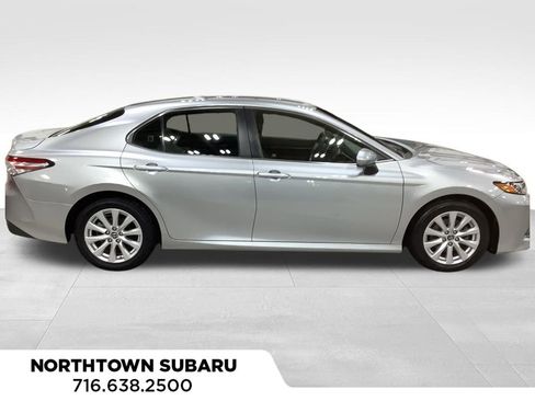 Used 2018 Toyota Camry LE image 6