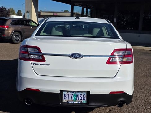 Used 2016 Ford Taurus SE image 4