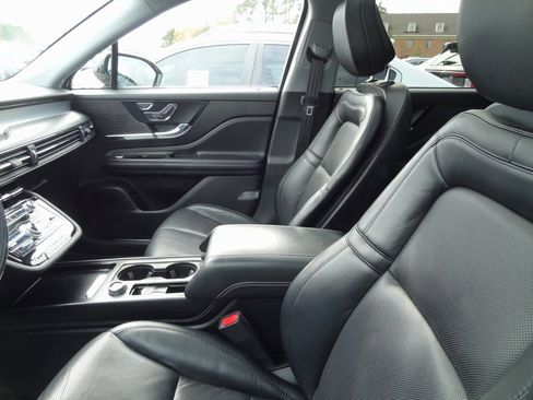 Used 2020 Lincoln Corsair AWD w/ Premium Package image 6