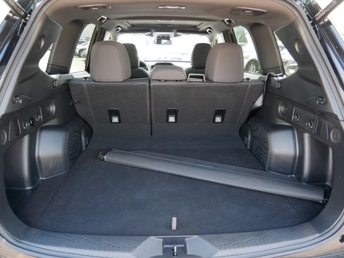 Certified 2025 Subaru Forester Premium AWD/4WD image 18