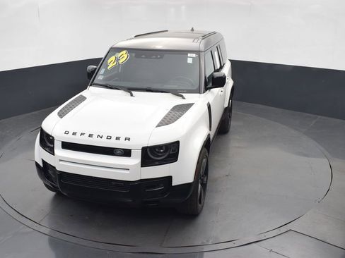 Used 2023 Land Rover Defender 130 X-Dynamic SE AWD/4WD image 38