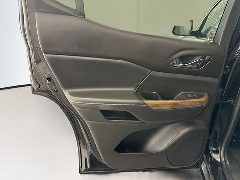 Used 2023 GMC Acadia SLE w/ Driver Convenience Package image 27