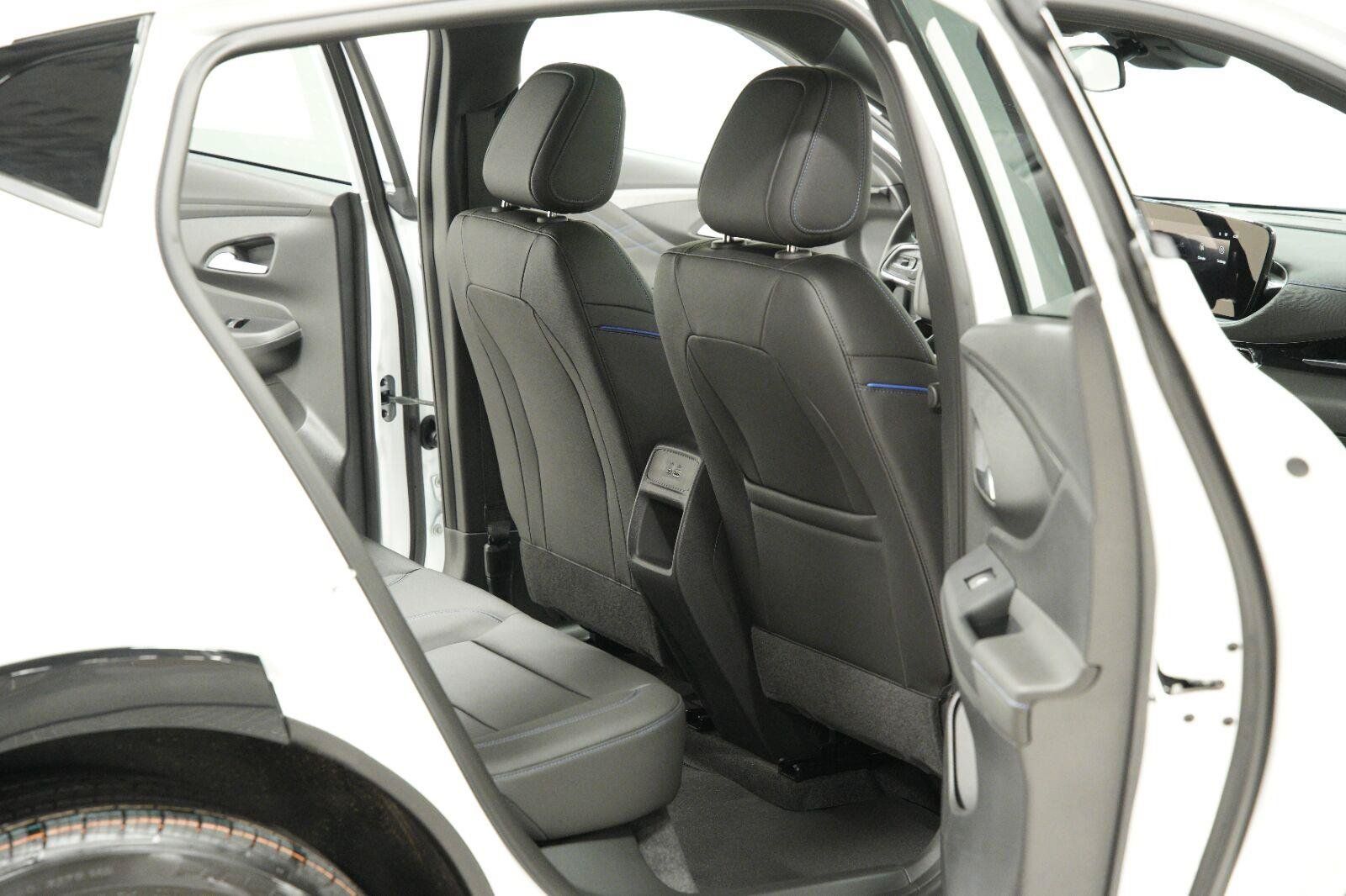 New 2026 Buick Envista Sport Touring w/ Convenience I Package FWD image 13