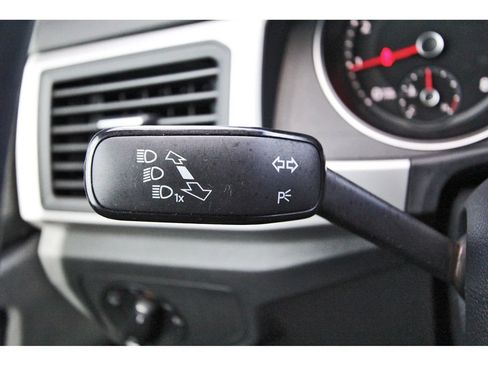 Used 2021 Volkswagen Atlas Cross Sport SE FWD image 16