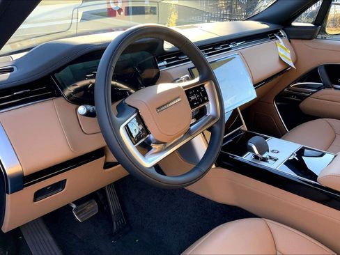 New 2026 Land Rover Range Rover SE image 8