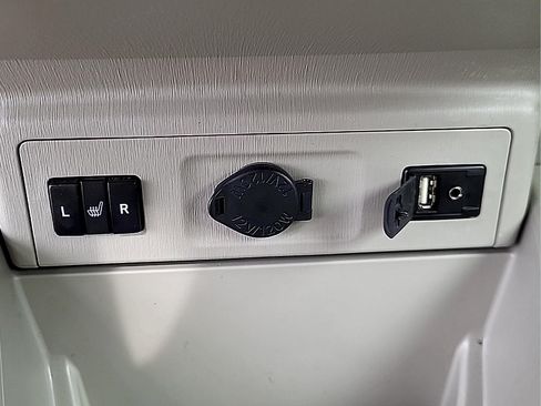 Used 2017 Toyota Prius V Five w/ Advanced Technology Package FWD image 27
