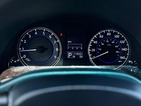 Used 2015 INFINITI Q40 w/ Navigation Package RWD image 19