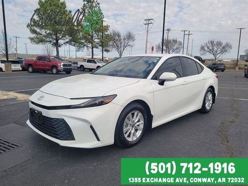 Used 2025 Toyota Camry LE image 1