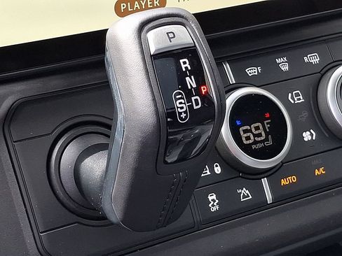New 2026 Land Rover Defender 110 X-Dynamic SE AWD/4WD image 13