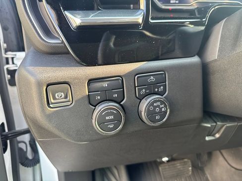 Used 2025 Chevrolet Silverado 2500 LT AWD/4WD image 32