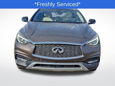 Used 2018 INFINITI QX30 Premium w/ Navigation Package image 2
