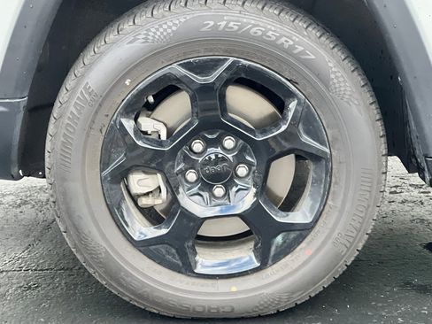 Used 2024 Jeep Compass Trailhawk image 44