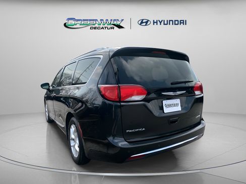 Used 2020 Chrysler Pacifica Limited image 5