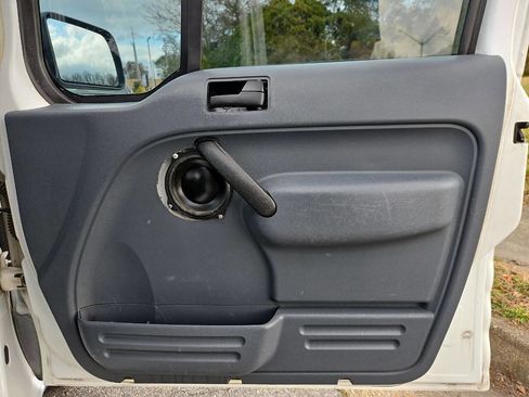 Used 2010 Ford Transit Connect XLT image 15