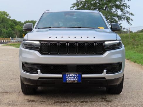 Certified 2024 Jeep Wagoneer Series II AWD/4WD image 20