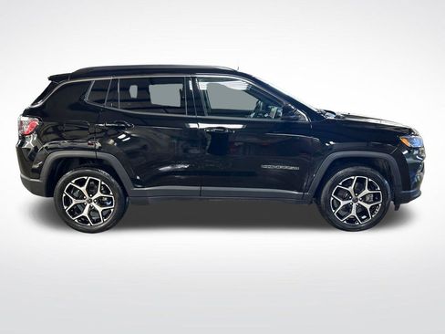 Certified 2025 Jeep Compass Limited AWD/4WD image 7
