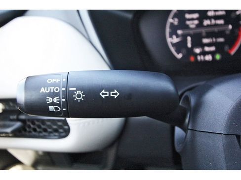 Used 2023 Honda HR-V LX image 16