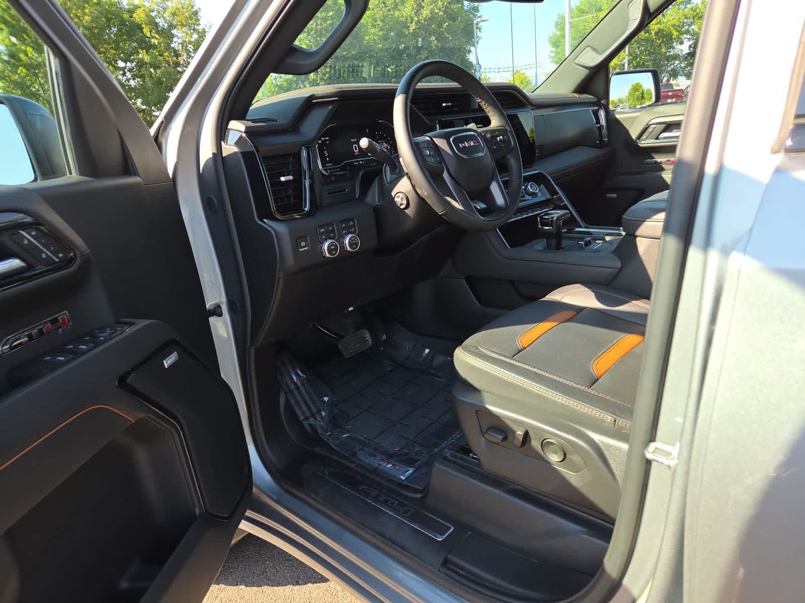 Used 2025 GMC Sierra 1500 AT4 AWD/4WD image 10