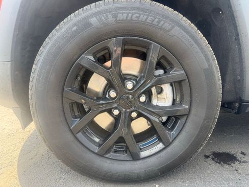 Certified 2024 Jeep Grand Cherokee L Altitude image 9