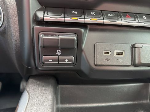 Used 2019 GMC Sierra 1500 SLT image 41