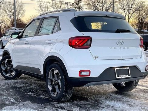 New 2026 Hyundai Venue SEL image 3