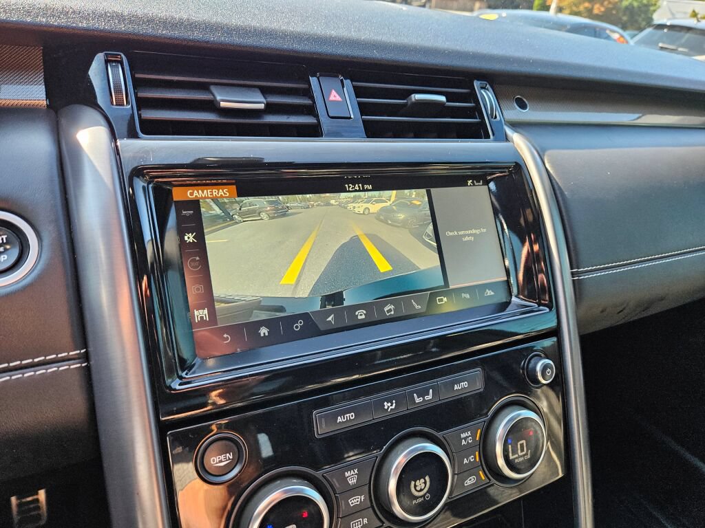 Used 2018 Land Rover Discovery HSE AWD/4WD image 29