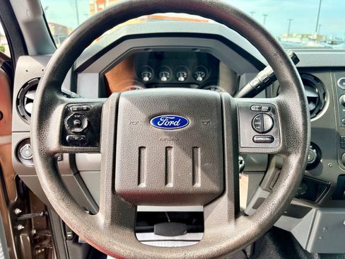 Used 2015 Ford F250 XL w/ Power Equipment Group AWD/4WD image 14