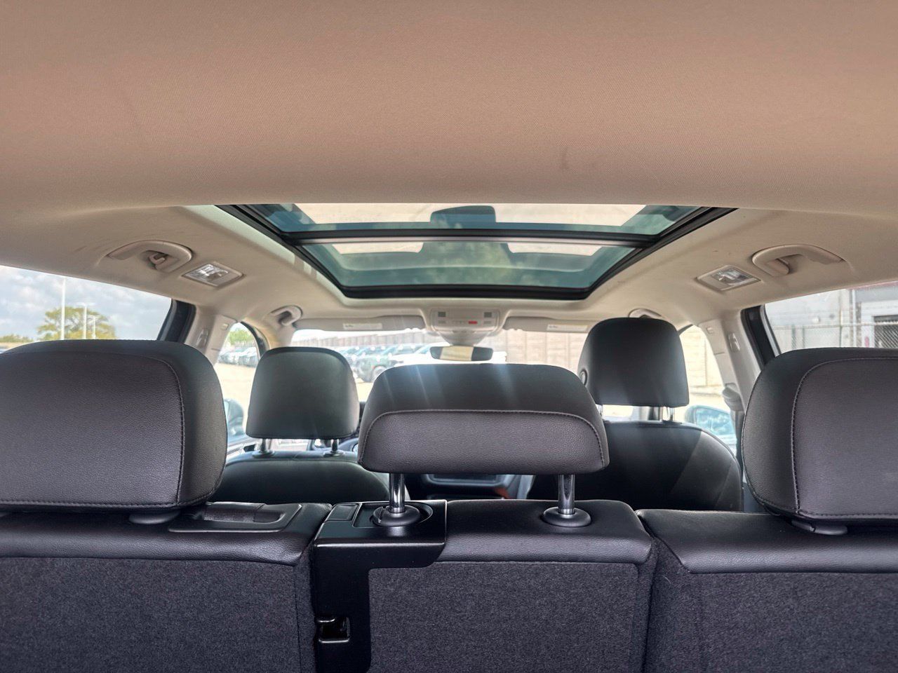 Used 2018 Volkswagen Tiguan SEL Premium FWD image 37