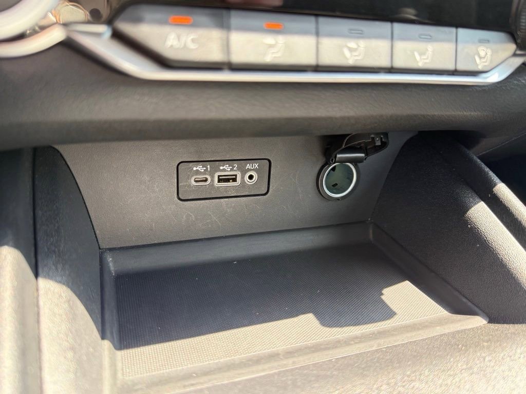 Used 2025 Nissan Altima 2.5 SV FWD image 18