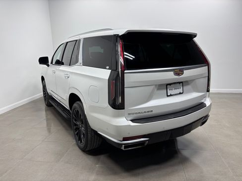 Used 2022 Cadillac Escalade Premium Luxury AWD/4WD image 9