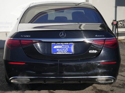 Used 2022 Mercedes-Benz S 580 4MATIC Sedan w/ AMG Line Package image 6