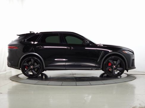 Used 2022 Jaguar F-PACE SVR image 13