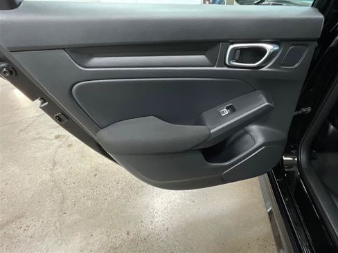 Used 2022 Honda Civic Sport image 12
