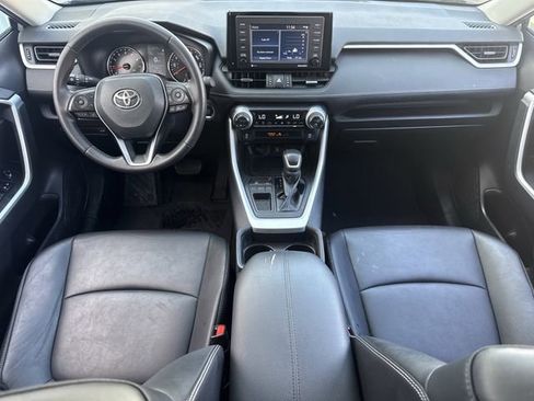 Used 2021 Toyota RAV4 XLE Premium image 11