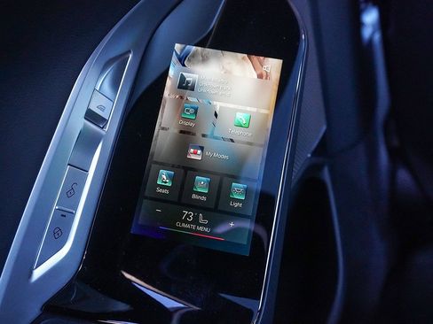 Used 2023 BMW 760i xDrive w/ Parking Assistance Package image 54