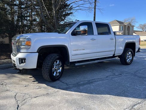Used 2019 GMC Sierra 3500 Denali w/ Snow Plow Prep Package AWD/4WD image 3