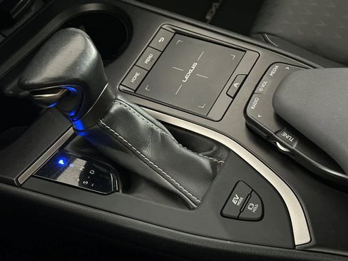 Used 2022 Lexus UX 250h image 21